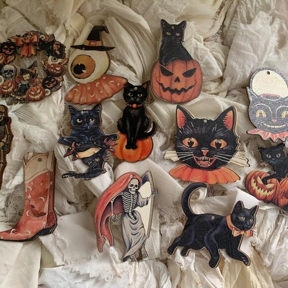 HALLOWEEN REPO FEATHER TREE 15 "*METAL COLLAR*22 ORNAMENTS*12 W00D CHARACTERS - Picture 15 of 15